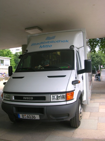 IVECO - Bibliotheksmobil von Vorn