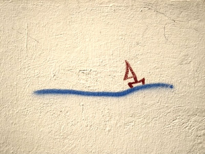 Illustration: Schiff ahoi! Ein kleines Exemplar der Berliner-Street-Kultur in der Mulack-Straße gleich neben RVSP-Berlin.